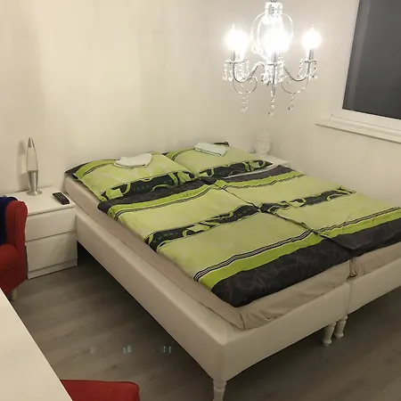 Couette-café Circle Ipelska 2*